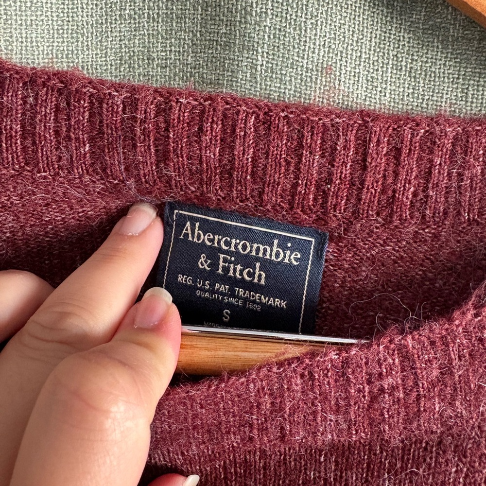 Abercrombie & Fitch Burgundy Knit Wool Like Sweater with Pockets size S - Picture 3 of 3